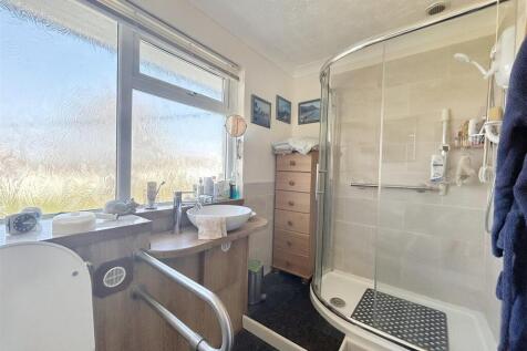 Shower Room.jpg