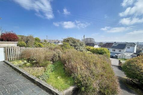Front Garden.jpg