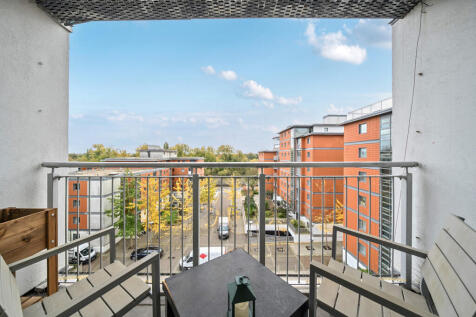 1373472-10-68ff5f...