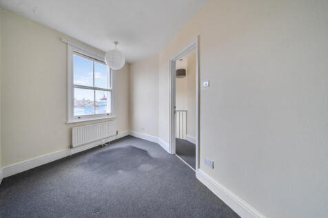 1395373-12-694a8f...