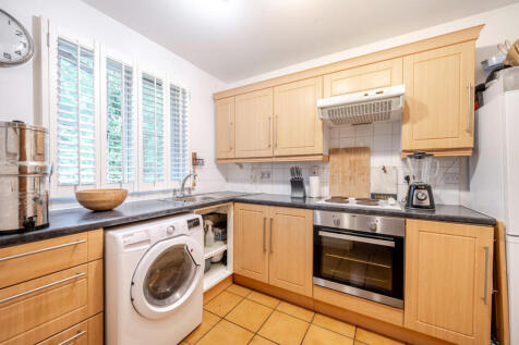 1370719-5-68f633a...