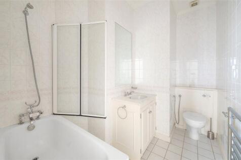 En Suite Bathroom
