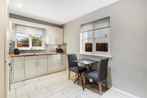 Breakfasting Kitchen