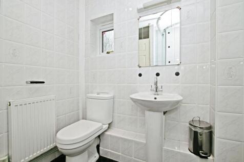 Shower/Cloakroom.