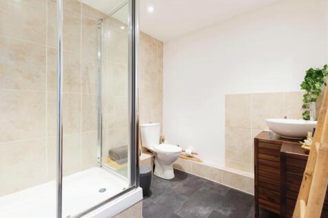 Shower/Cloakroom