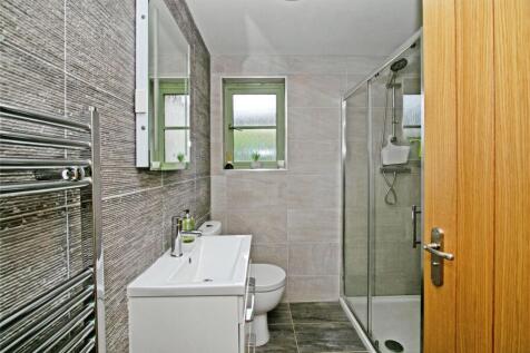 Shower/Cloakroom