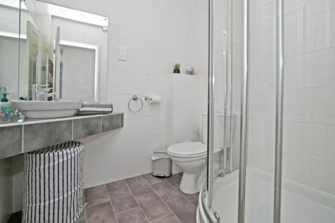 Shower/Cloakroom
