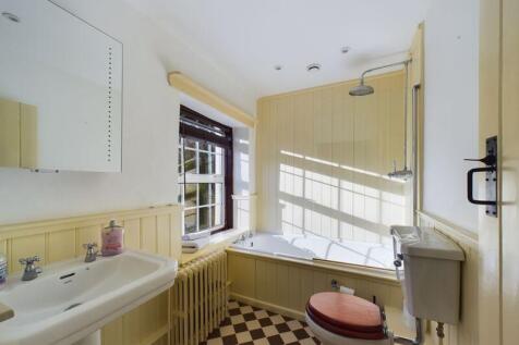 En-suite to Bedroom 2