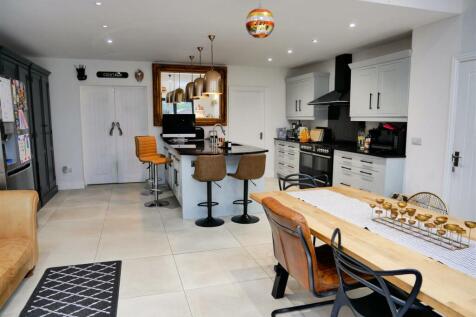 LIVING DINING KITCHEN