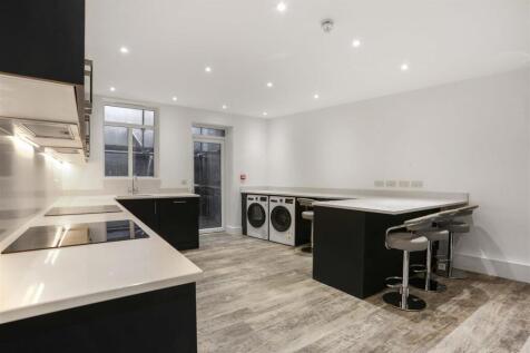 1437252812 - KITCHEN - 1.jpg