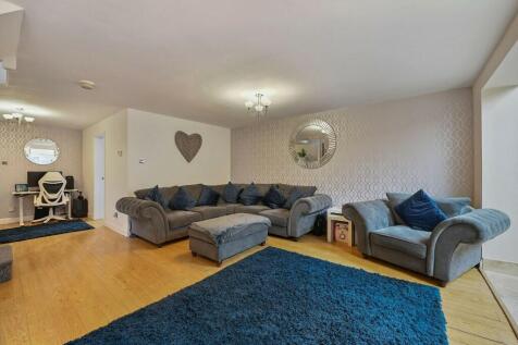 Open plan reception 