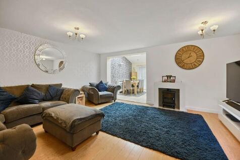 Open plan reception 