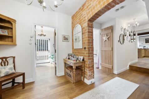 Entrance Hallway.jpg