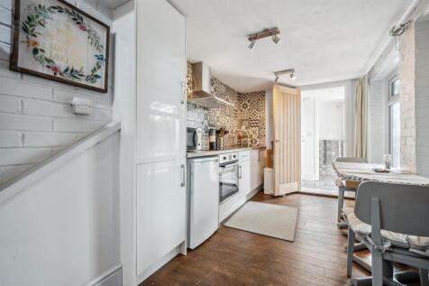 Kitchen .jpg
