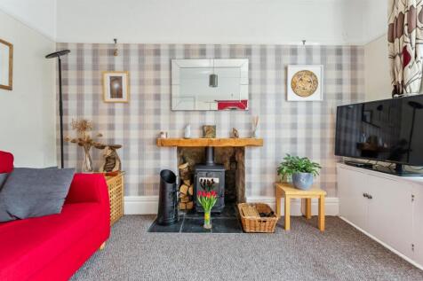 Lounge - fireplace.jpg