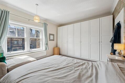 Bedroom One - wardrobes.jpg