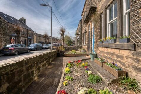 Front garden and street scene.jpg