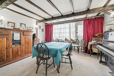 Dining Room to window.jpg