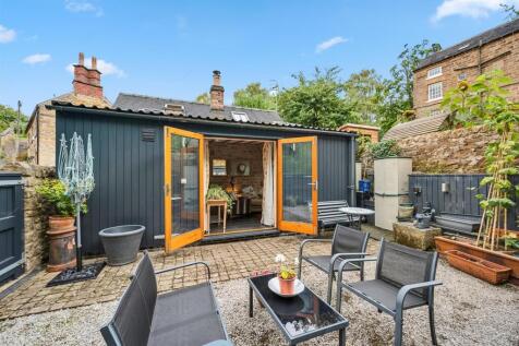 Garden towards Living Room.jpg