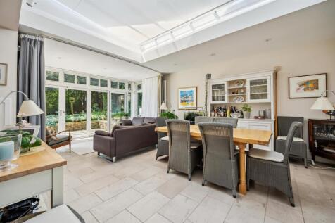 Dining area and sun room.jpg