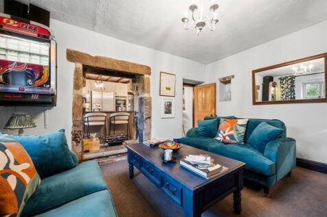 Snug to fireplace and Kitchen.jpg