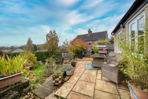Garden - dining patio.jpg