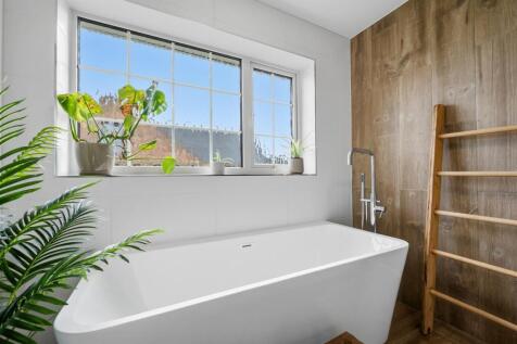 Bathroom - standalone bath.jpg