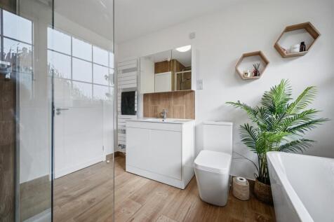 Bathroom - vanity unit.jpg