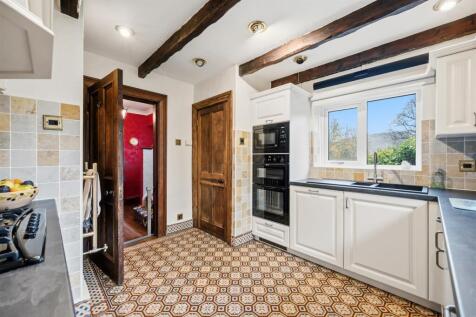 Kitchen to front window and view.jpg