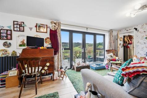 Reception Room-Kitchen to doors.jpg