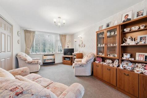 Lounge to window.jpg