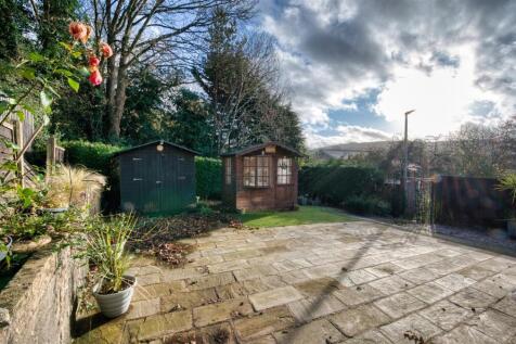 Rear Garden - dining patio.jpg