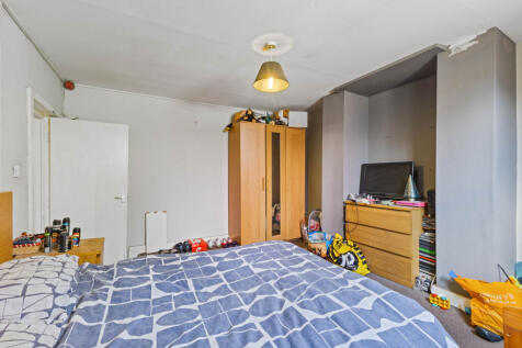 Bedroom LiBasement Bedroomving Room