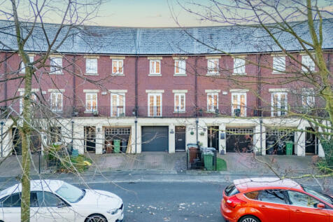 3 Bedroom Inner Town House