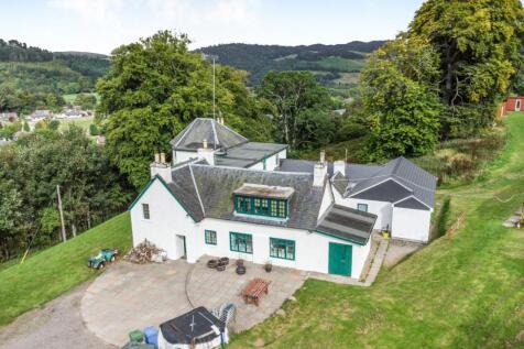 Clunebeg Estate