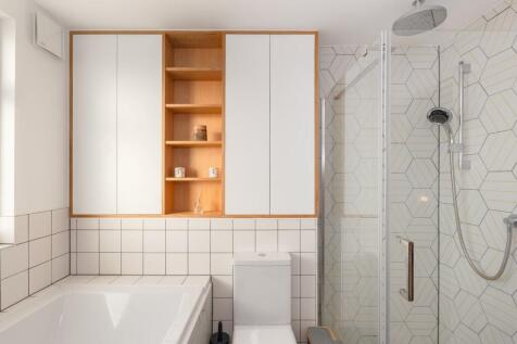 En-Suite to main bedroom