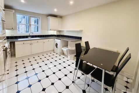 f8d55137-Kitchen 201.jpg
