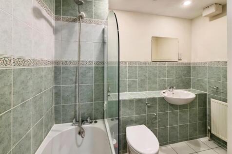 6a2efe79-Bathroom 203.jpg