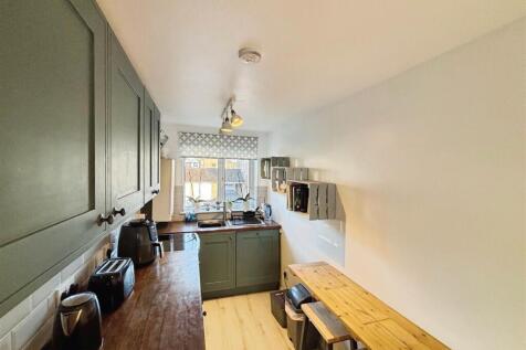 Modern Fitted Kitchen