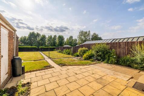 13 Hessle Drive (Boston)-8.jpg