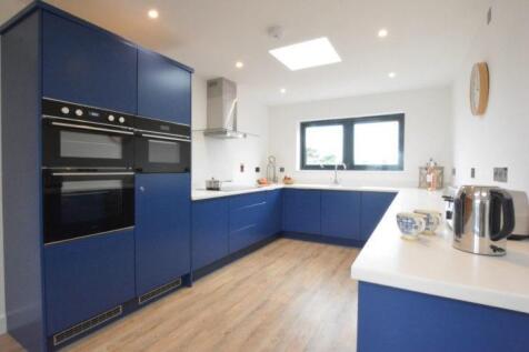 Kitchen-700x466.jpg