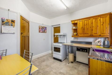 116 Roseways (Fleet)-22