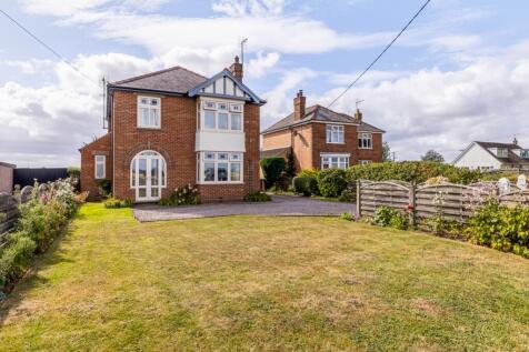 116 Roseways (Fleet)-9