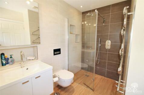 Main En-Suite