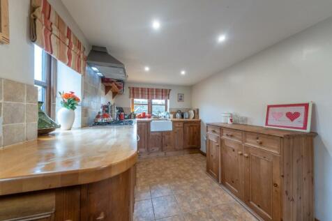 2 Gallowclough Lane-002.JPG