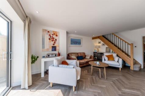14 Burgess Place-008.jpg
