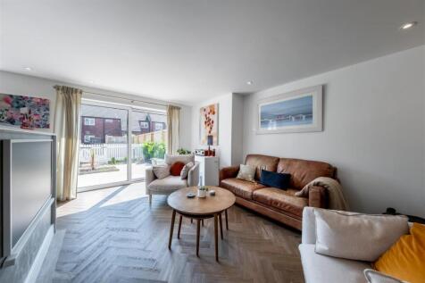 14 Burgess Place-010.jpg