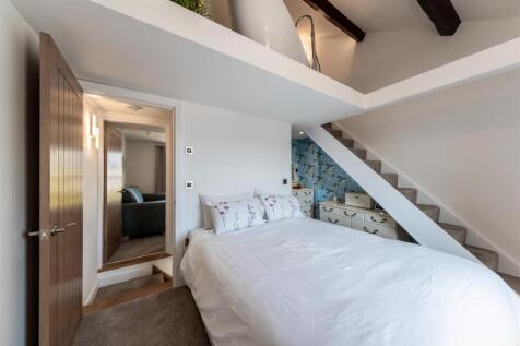 14 Burgess Place-021.jpg