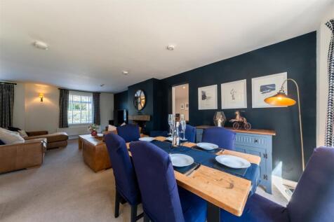 26 The Avenue-014.jpg