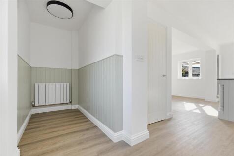 19 Halesworth Road 19.jpg